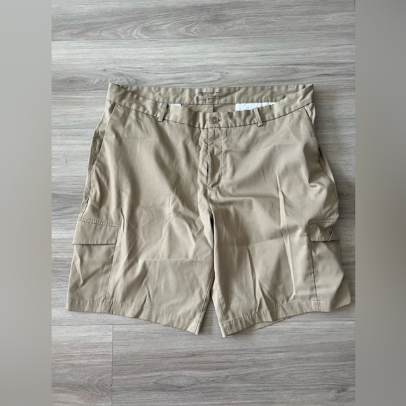 Nike golf shorts tan size 38 dri fit - Picture 1 of 4